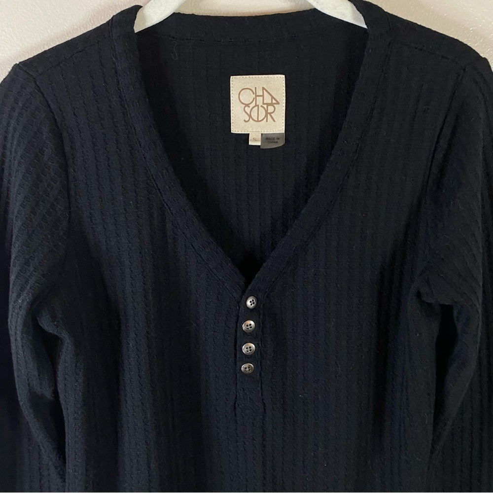 Chaser Women’s Waffle Knit Henley Shirt Top Black V-Neck Long Sleeve S Thermal - Picture 10 of 12